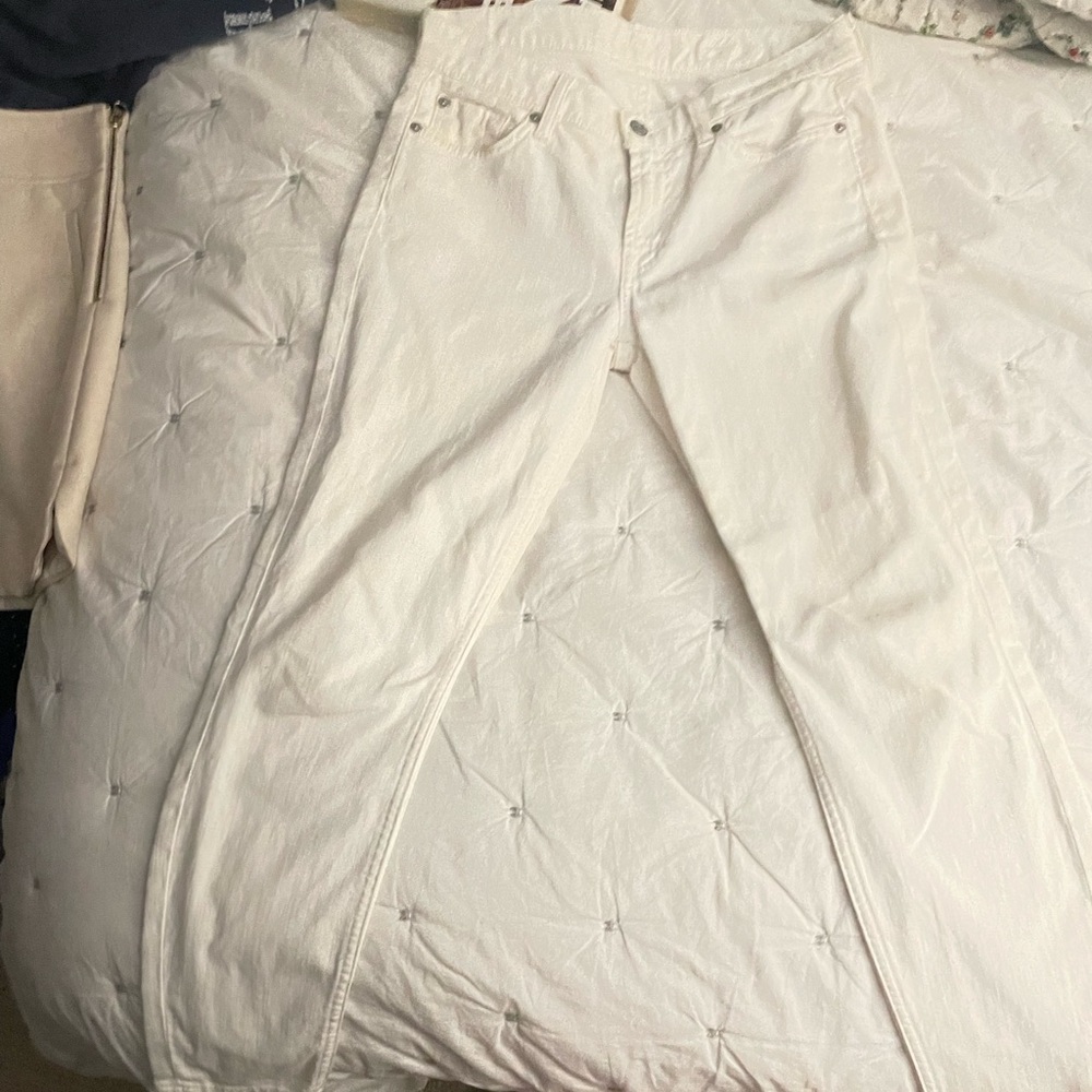 White jeans- 7 for all mankind